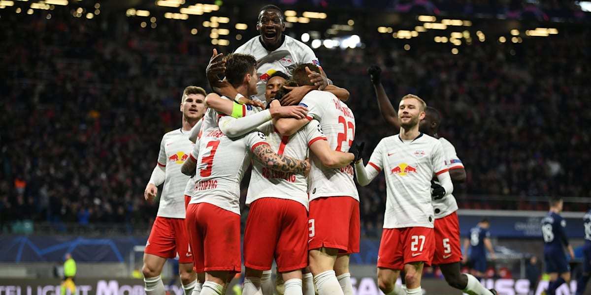 上海申花训练开放日，关键时刻豪取连胜引欢呼，德国杯在即，阵容厚度经受考验(上海申花今天新闻)-开云权威入口